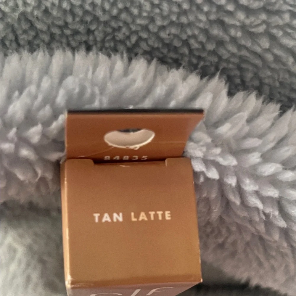 ELF Hydrating Camo Concealer Vegan and Cruelty Free - Tan Latte